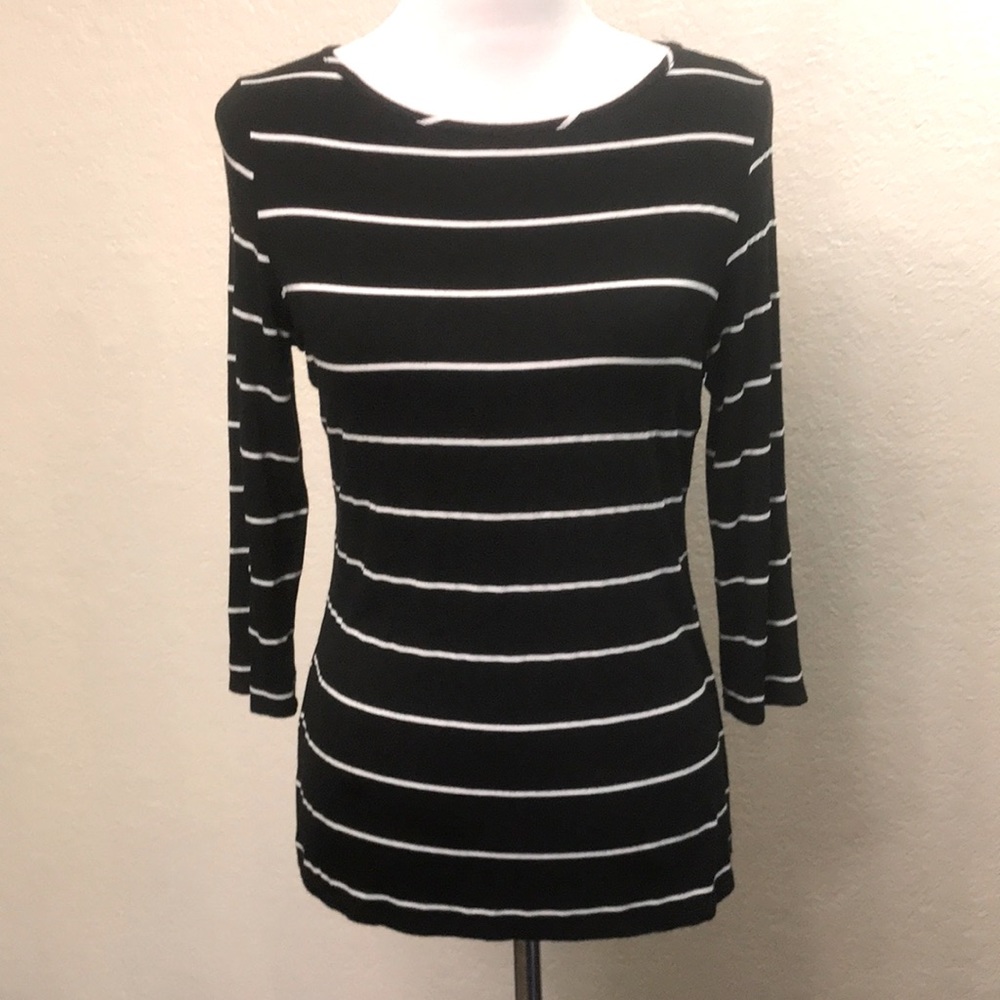 Lg. Striped Scoop-neck top by Wantable in black!